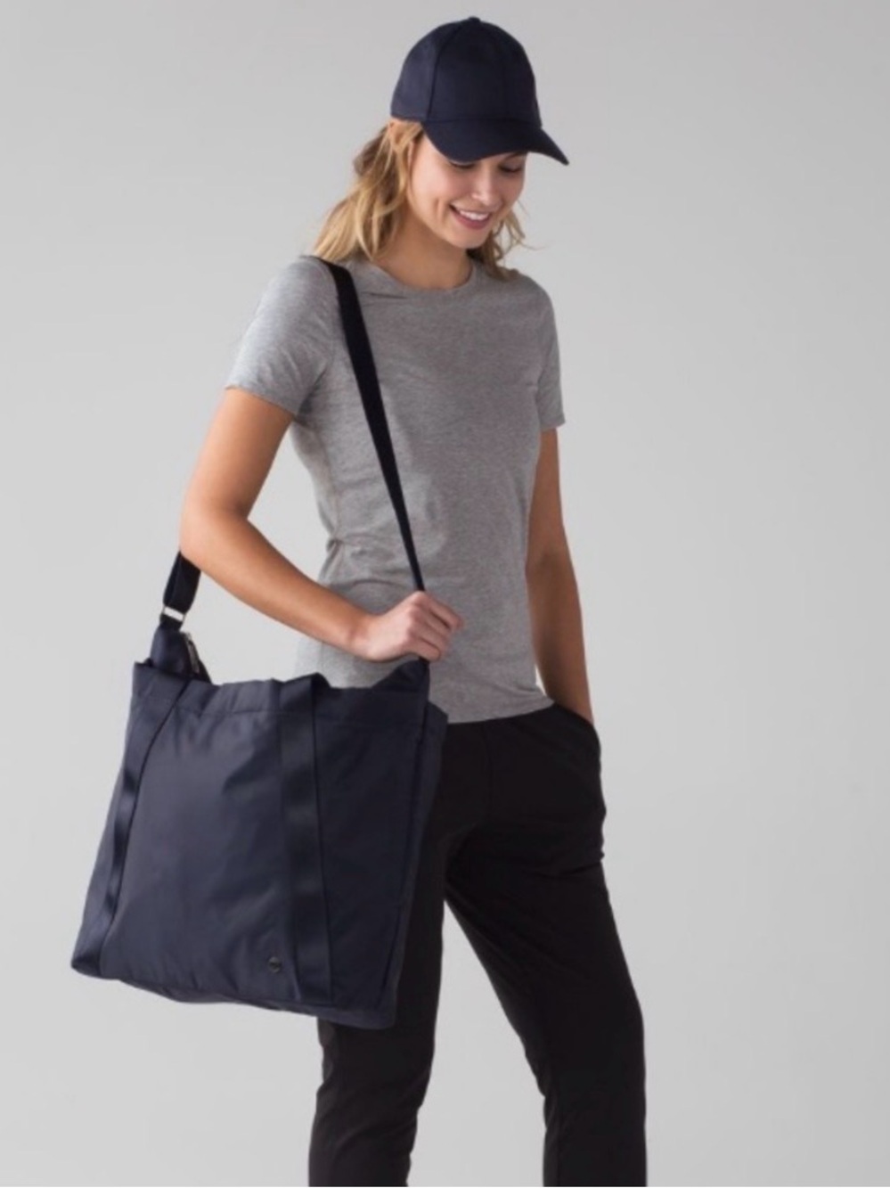 Lululemon Carry The Day Bag (Mesh) Black Heatproof Pocket 22L tote Weekender ⭐️